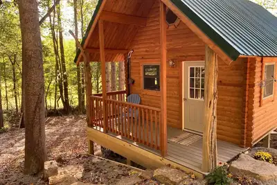 Image de Cozy 1 bedroom w/ loft log cabin. 7 miles to French Lick, 15  to Patoka Lake!