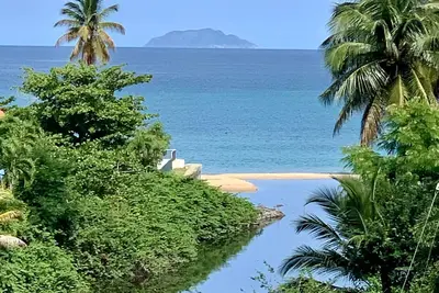 Image de Sea Beach Village - Luxury King Bed Penthouse - Walk to Beach & Downtown