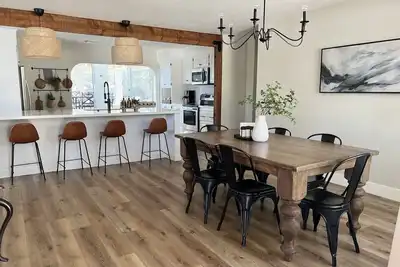 Image de Newly Renovated Close to Downtown & Thumb Butte