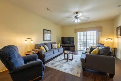 Image de 1bd Condo ~ Elevator ~ Close to The Strip ~ Free Tickets Included! (Rl91a)