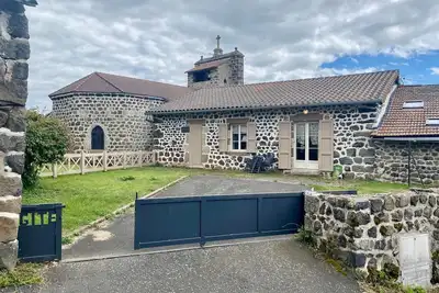 Image de Gîte Charmant à Alleyrac: Randonnées, Nature et Confort Moderne