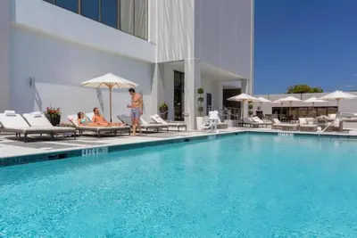 Image de Quiet Luxury Near Airport | Family-Friendly Room with Outdoor Pool