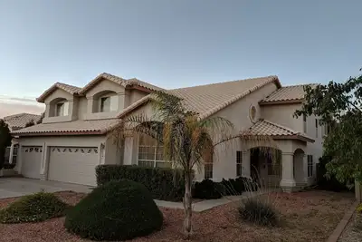 Image de Mendoza Residence, our Great & Spacious Home in Southern Mesa