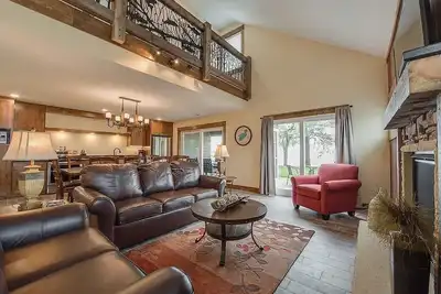 Image de New 4 Bedroom Lakefront Villa @ Lake Darling Resort