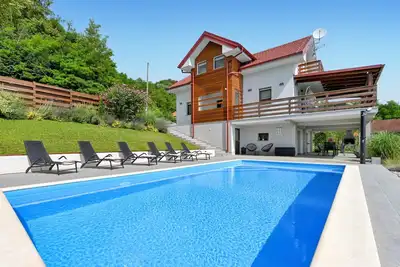 Image de Belle maison à Pregrada avec sauna