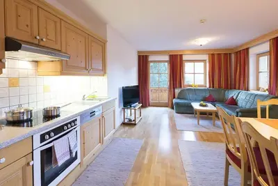 Image de Deluxe apartment with 3 bedrooms and south-facing balcony - Appartementhaus Sonnenhof