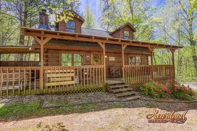 Image de Located in a peaceful setting, convenient to both Gatlinburg and Pigeon Forge!