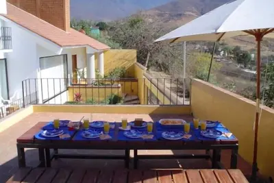 Image de Union Casa, spacieuse villa avec jardin et vue spectaculaire sur les montagnes
