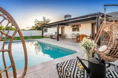 Image de Old Town Home w/ Heated Pool ✴ Arcade ✴ Fire Pit