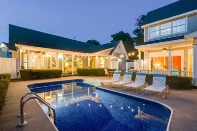 Image de Destin Retreat Heated Pool Bikes Golf Cart 1block Beach  2 Kings 2 Houses+Loft