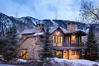 Image de Large Aspen home next to the Hopkins Foot Bridge! Sleeps 12