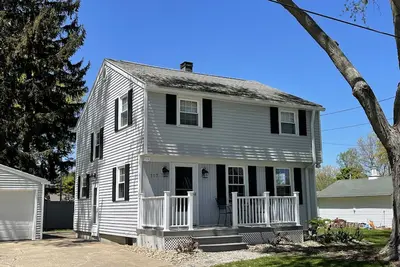 Image de Willow Grove Lake House with Private Beach Access