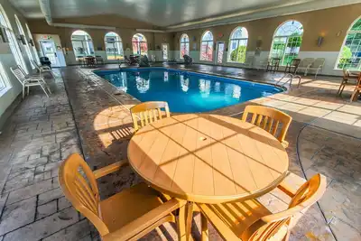 Image de New! Christmas week in Branson 2 Br/3 Ba/sleeps 8, indoor pool, 1486 sq ft