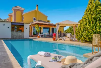 Image de Residencial Las Torrecillas, Casa 15 Puente Genil by Ruralidays