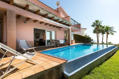 Image de Villa Mirador familiale avec vue sur la mer, Wi-Fi, balcon, jardin, terrasses et piscine