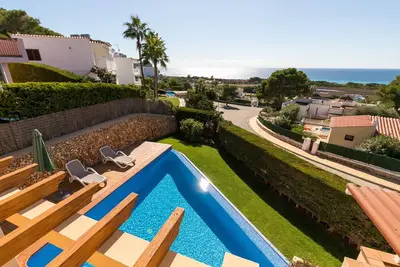 Image de Villa Panorama familiale avec vue sur la mer, Wi-Fi, balcon, jardin, terrasses et piscine