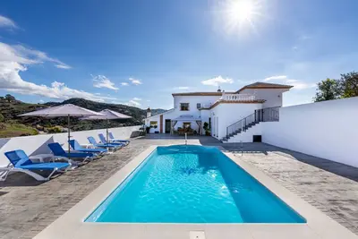 Image de Maison de vacances 'Casa Mari' avec vue montagne, Wi-Fi, balcon, jardin, terrasse et piscine