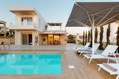 Image de Magnificent view to the sea from our big pool
