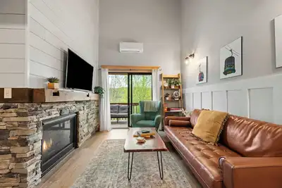Image de King Bed, A/C, Pickleball, Patio w/ Grill