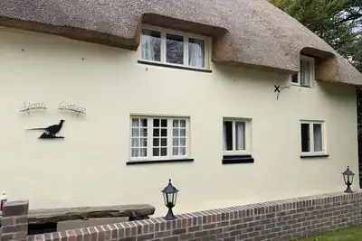 Image de Delightful thatched cottage in beautiful sleepy Dorset village and countryside