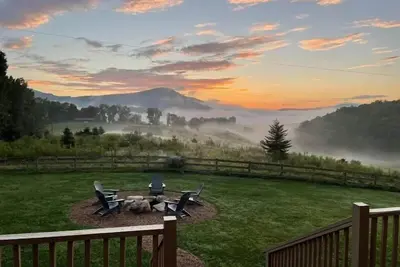 Image de Two King Suites. 4br, 3ba. Grayson Highlands State Park, Virginia Creeper Trail.