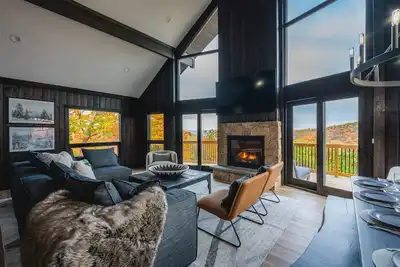 Image de Alpine Vista- One of the best views- Brand New Renovations -3 King Beds!