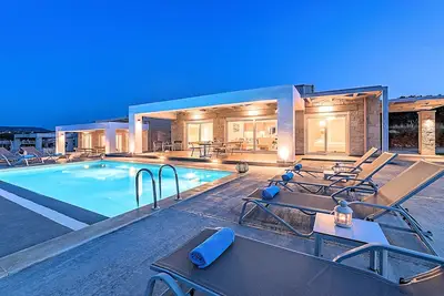 Image de Vista Mare Grand Heated Pool