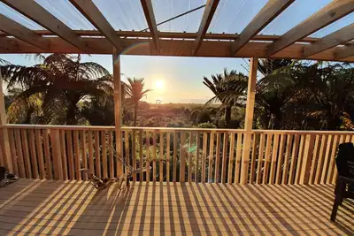 Image de Beautiful two bedroom looking over ocean