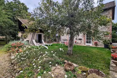 Image de Gîte cosy \"shabby chic\" avec sauna privé, grand terrain et randonnées à proximité
