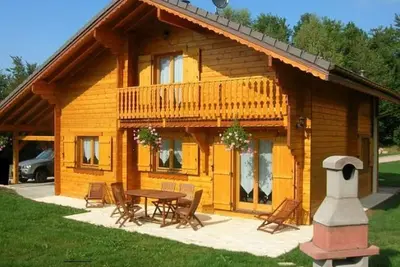 Image de Chalet chaleureux avec sauna, terrain, terrasse et babyfoot à Saint-Nabord