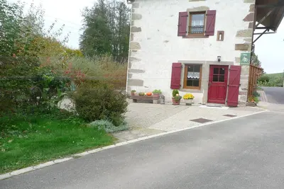 Image de Gîte Tranquille avec Cheminée, Terrasse sur la Saône et Borne Ev, Animaux Bienvenus