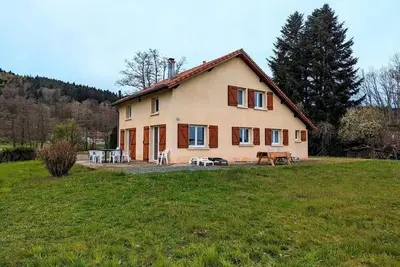 Image de Gîte spacieux avec cheminée, proche nature, accessible Pmr, idéal famille et motards
