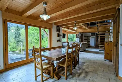 Image de Chalet bois à Liézey : confort moderne, terrasse, proximité Gérardmer et chemins pédestres