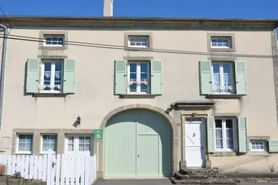 Image de Gîte authentique avec terrasse, jardin, proche thermes et nature