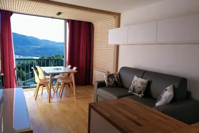 Image de Appartement lumineux avec vue sur le lac, parfait pour se détendre