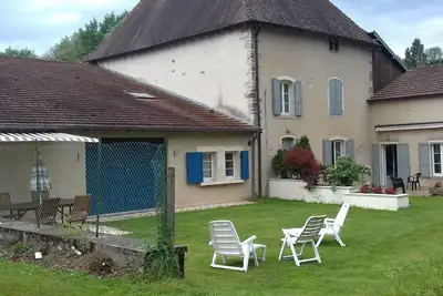 Image de Gîte Authentique à Isches avec Cheminée, Terrain Clos, Proche Thermes et Activités Culturelles