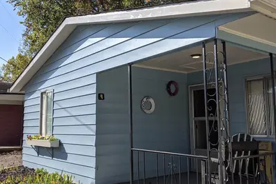 Image de Clean, full kitchen, stand alone cabin adjoining Lake Barkley State Park
