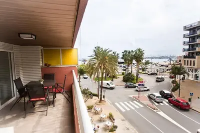 Image de Portside Stay | Balcony | Steps to Beach & Marina