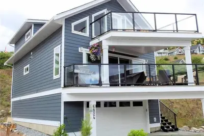 Image de Steps to Lakefront, Beautiful Modern Cottage