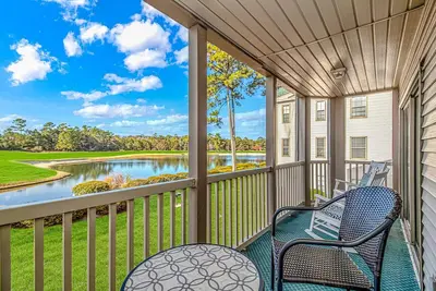 Winter Sale! Lake & Golf Course Views from your Private 2nd floor patio