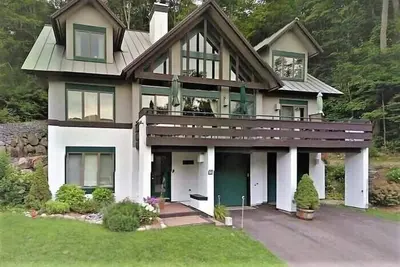 Image de Spacious 6-Bedroom Home Opposite Loon Mountain!