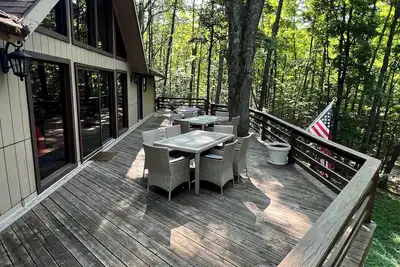 Image de Plan Your Summer Stay – Family-Friendly House w/ Beach & Pool Access!
