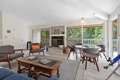 Image de Abbey Springs Escape Condo |Pet Friendly |Wrap-Around Deck |Secluded |Golf Cart Included* | Pool