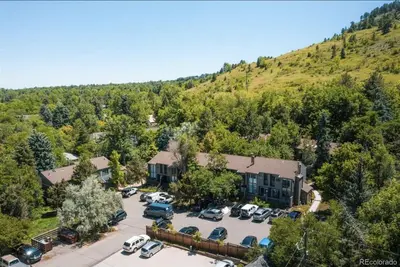 Image de Best Location in Town at this Luxury hideaway! Walking distance to Everything!