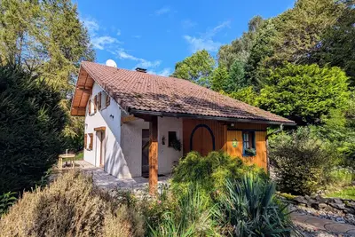 Image de Chalet de Montagne Chaleureux avec Cheminée, Terrasse et Proche Ski
