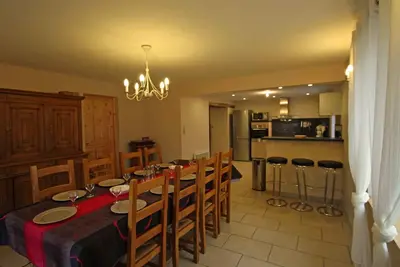 Image de Grande maison avec cheminée, proche nature, idéale pour familles et amis, animaux admis.