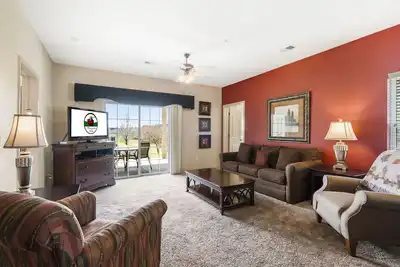 Image de Walk-in 3 Bedroom, 3 Bath Golf Condo featuring Private, Covered Patio with Pool View