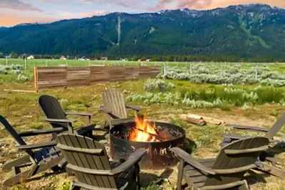 Image de Amazing Tamarack Resort Views, Hot Tub, Huge Lot!