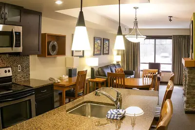 Image de Canmore - Copperstone - 1 Bedroom + Den