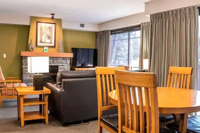 Image de Canmore - Copperstone - 2 Bedroom + Den